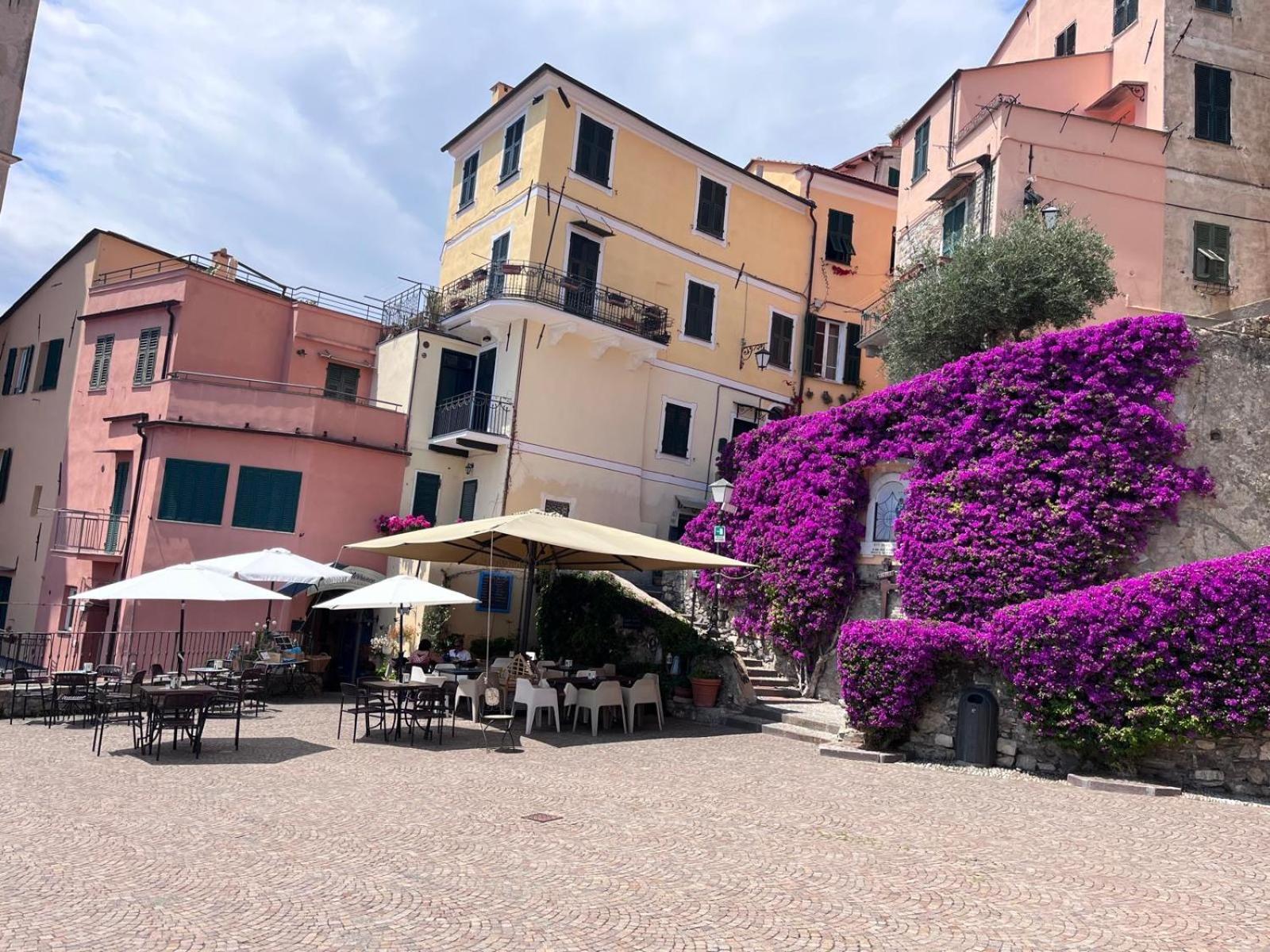 La Finestra Sul Borgo Bed and Breakfast Cervo Eksteriør billede