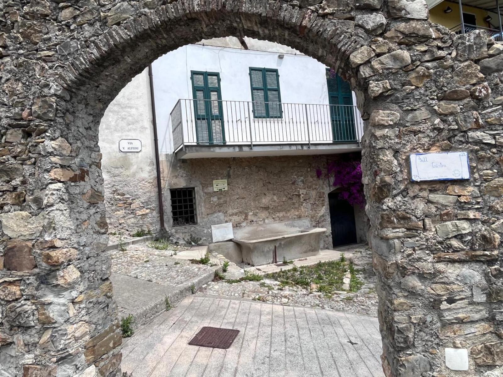 La Finestra Sul Borgo Bed and Breakfast Cervo Eksteriør billede